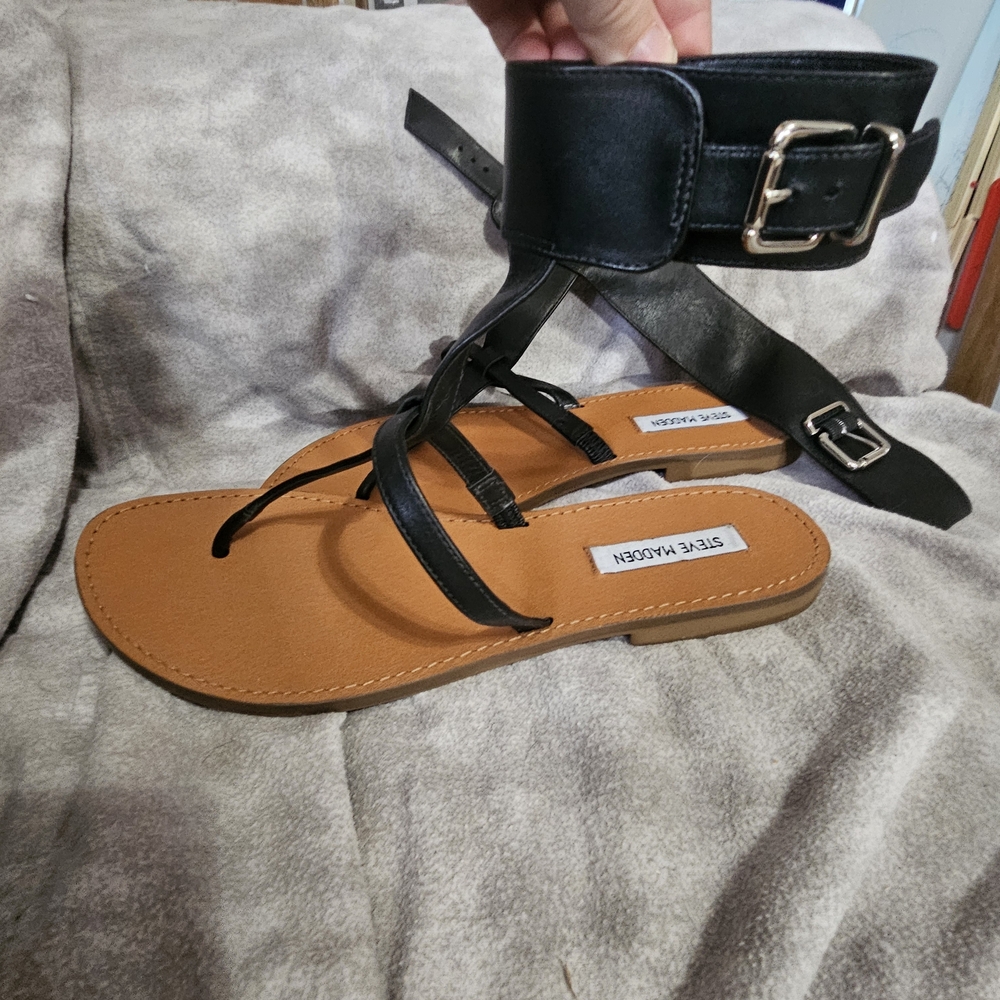 Steve Madden Black and Tan Ankle Strap Sandals